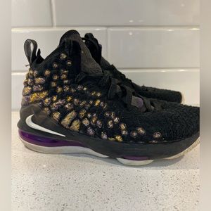 Nike LeBron basketball shoes youth 4Y